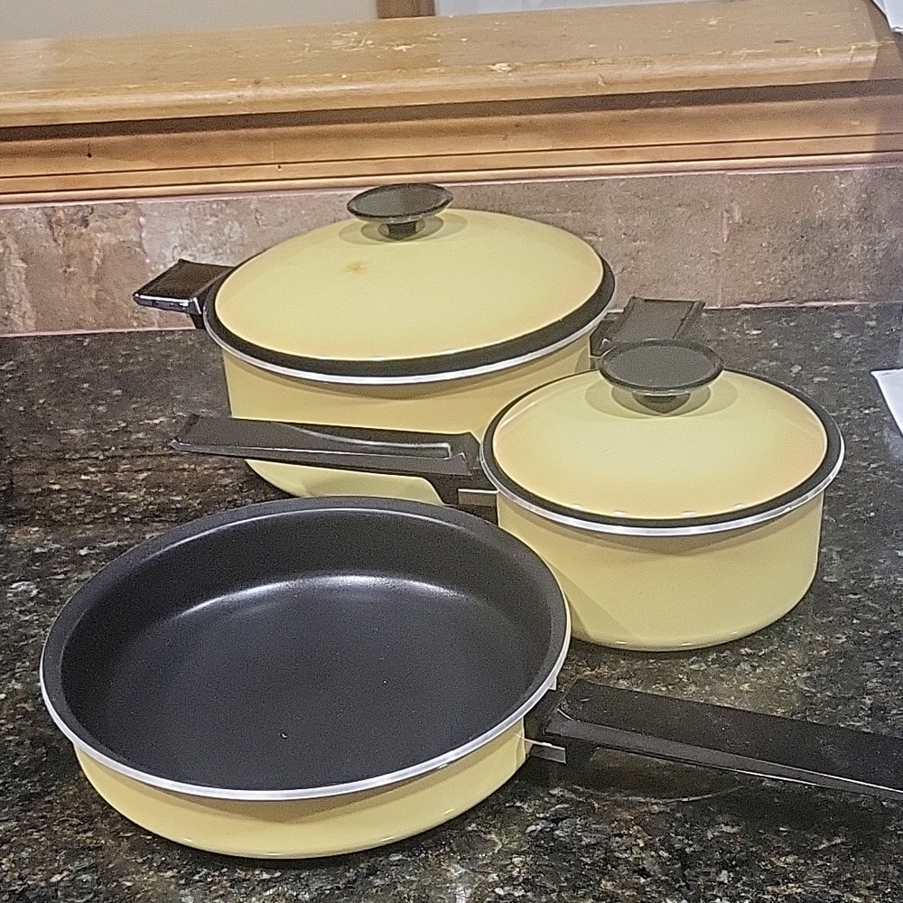 Vintage West Bend Country Inn Harvest Yellow 5pcs Pot Pan Skillet Cookware Set